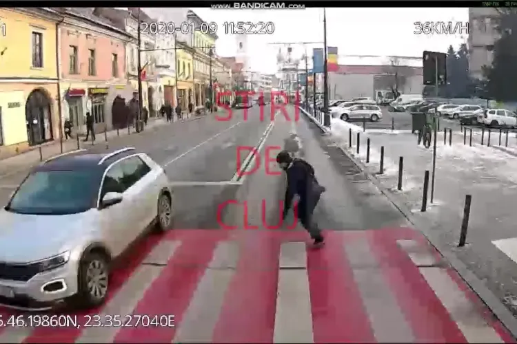 Un pieton DEMENT s-a aruncat în fața autobuzului pe Memorandumului! Toți călătorii au căzut ca popicele - VIDEO