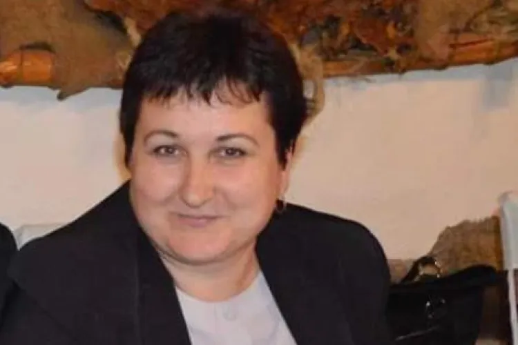 Angajata Primăriei Luna, decedată la microrevelionul primăriilor, condusă pe ultimul drum - VIDEO