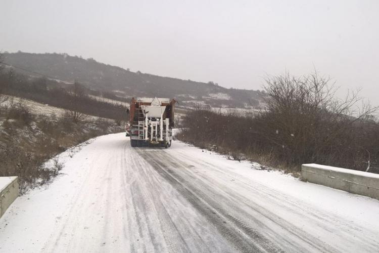 Situația drumurilor din Cluj, Peste 300 de tone de material antiderapant folosite pe drumurile județene