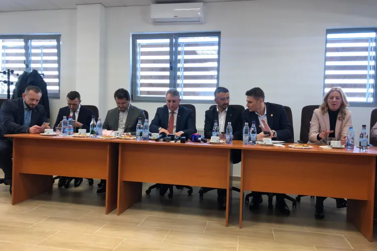 Ministrul Transporturilor promite și amenință: Sectoarele 1 și 2 de pe Turda - Sebeș vor fi date în folosință în 2020