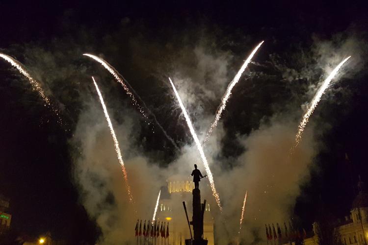 Foc de artificii spectaculos la Cluj, de Mica Unire. Participare infimă - VIDEO