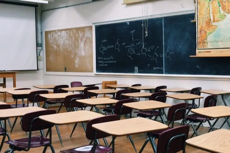 Școlile din Cluj, lovite de virusul gripal. Autoritățile de la DSP Cluj nu pot fi contactate