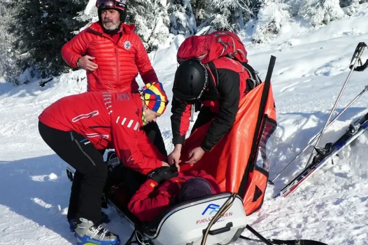 Aproape 60 de intervenții ale salvamontiștilor clujeni în ultimele două săptămâni! Ce trebuie să faceți când mergeți la schi