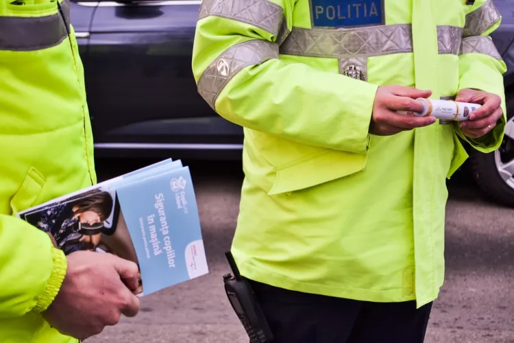 Cu ce scuze vin părinții clujeni când sunt prinși că nu țin copiii în scaunul auto special - FOTO