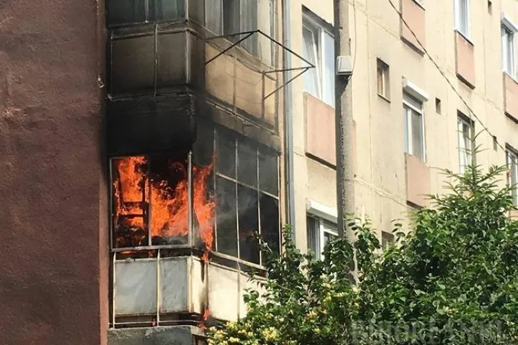 Incendiu la un apartament în Piața Mihai Viteazu 