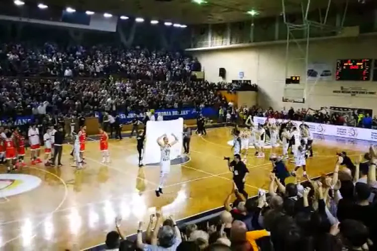 U Banca Transilvania a câștigat Cupa României la baschet. VEZI bucuria de la finalul meciului  - VIDEO