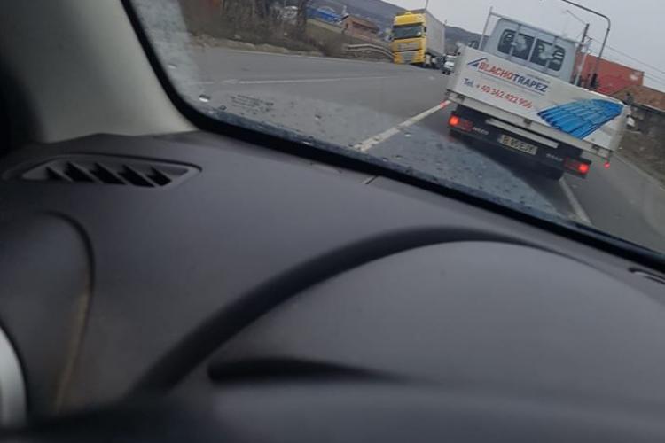 ATENȚIE, șoferi! Trafic restricționat pe drumul Cluj - Dej, din cauza unui accident FOTO