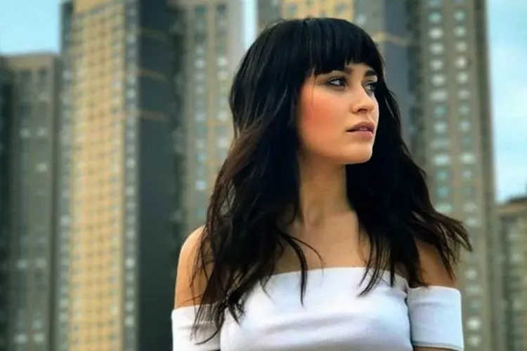 Irina Rimes, numită ambasadorul Zilei Brâncuși de către Min. Culturii, îi vrea alături pe cei de la 5 Gang: M-au fascinat lucrările domnului sculptor