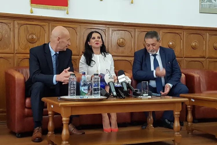 Fostul ministru al Sănătății, Sorina Pintea, prinsă în flagrant cu 120.000 de lei mită