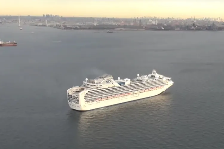 Două persoane infectate cu coronavirul de pe vasul de croazieră Diamond Princess au murit. La bord sunt și 17 români