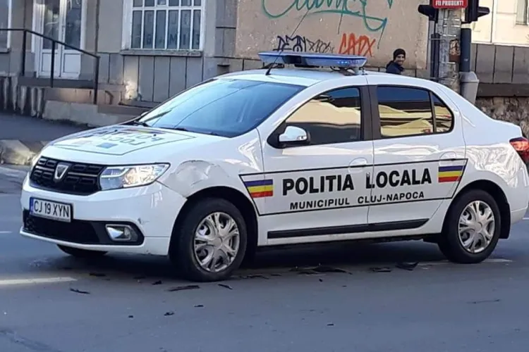 O mașină a Poliției Locale a lovit un SUV pe Dorobanților - FOTO