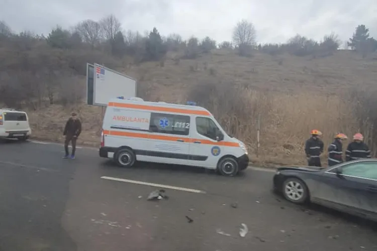 Accident pe Dealul Feleacului, la urcare dinspre Turda. O persoană a ajuns la spital - FOTO