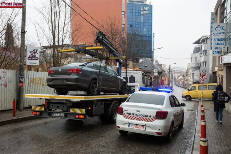 Oficial din Primăria Cluj-Napoca susține că jumătate dintre mașinile ridicate sunt ale ”viniturilor”