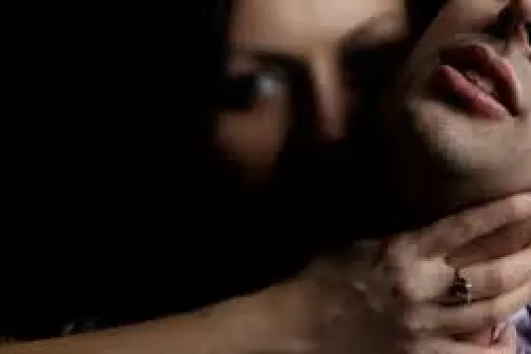 Clujean DROGAT și jefuit de o femeie pe care a cunoscut-o pe internet și a adus-o acasă