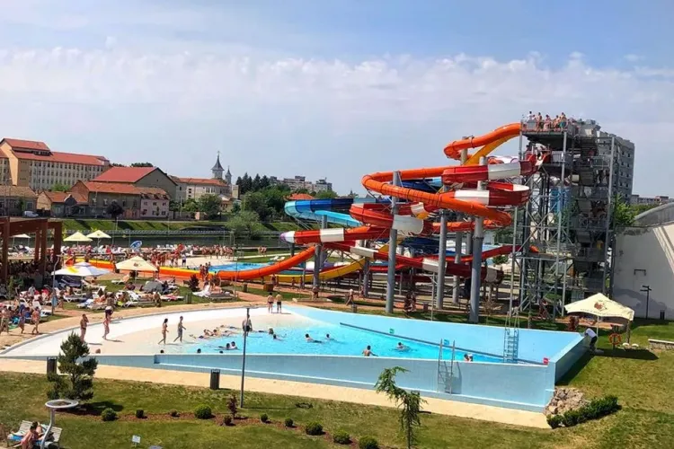 Aquapark-ul din Oradea a avut profit de 2,5 milioane euro. Jumătate din bani sunt aduși de clujeni