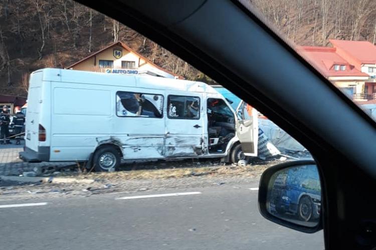 Accident cu trei victime pe drumul Cluj-Oradea. Traficul e restricționat FOTO