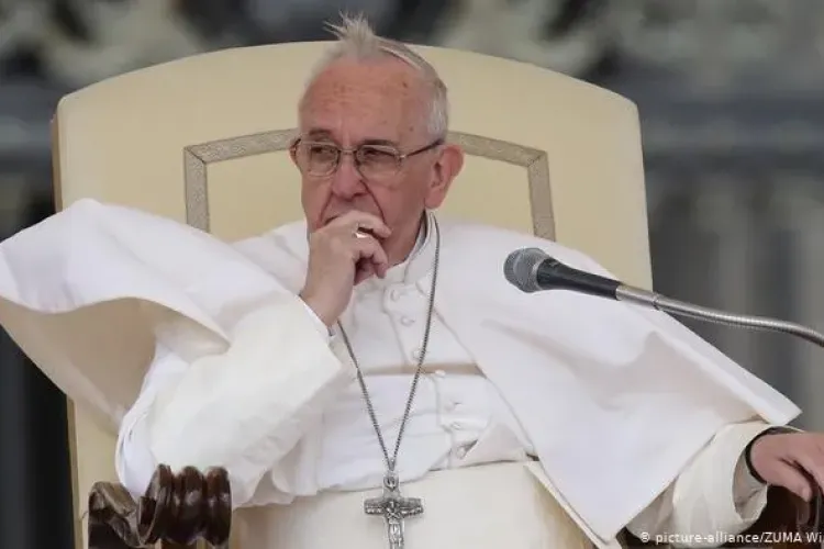 Papa Francisc testat pentru coronavirus 