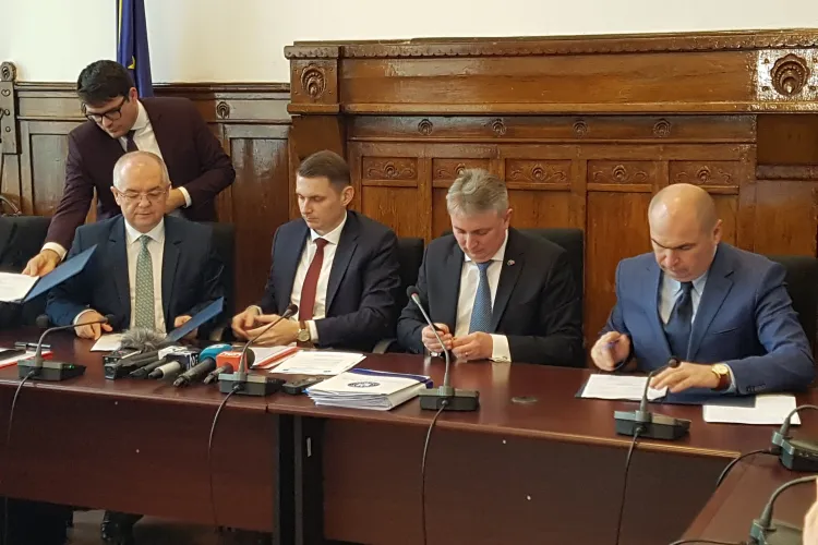 Clujul va fi legat de Vest pe calea ferată. Vom circula în medie cu 160 km/h, Pasajul de la Tăietura Turcului e bonus pentru Cluj