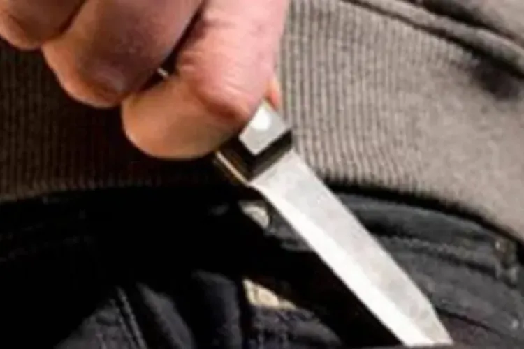 Bătaie în plina zi la Cluj! S-au înjunghiat pentru o parcare 