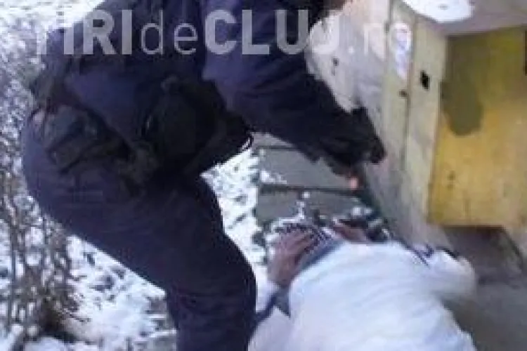 Mascatii de la Politia de Frontiera i-au pus pistolul la cap unui jurnalist de la Antena1, care le filma abuzurile! VIDEO