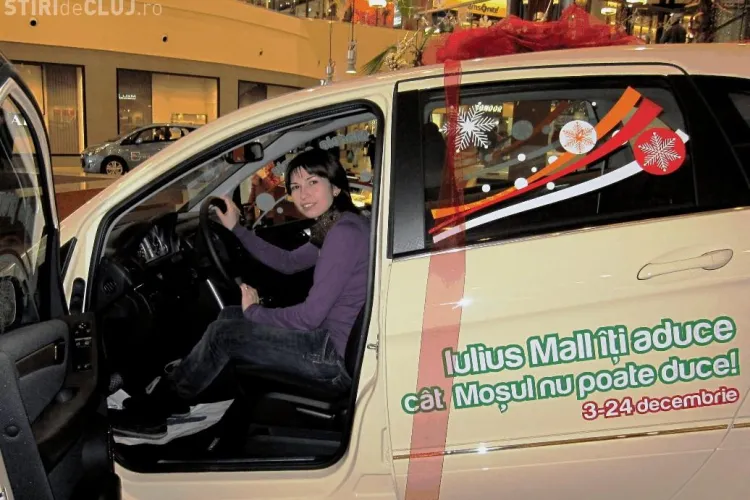 O studenta a castigat un Mercedes Benz la Tombola Craciunului de la Iulius Mall Cluj - VEZI FOTO