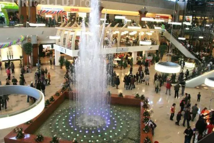 Iulius Mall si Polus s-au redeschis de astazi, 2 ianuarie 2011! Proiectiile la Cinema City si Cinema Odeon au fost reluate!