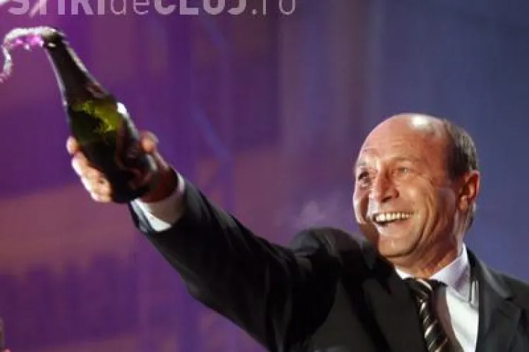 Basescu se plange ca nu a fost invitat sa vorbeasca intr-o piata publica de Revelion - VIDEO 