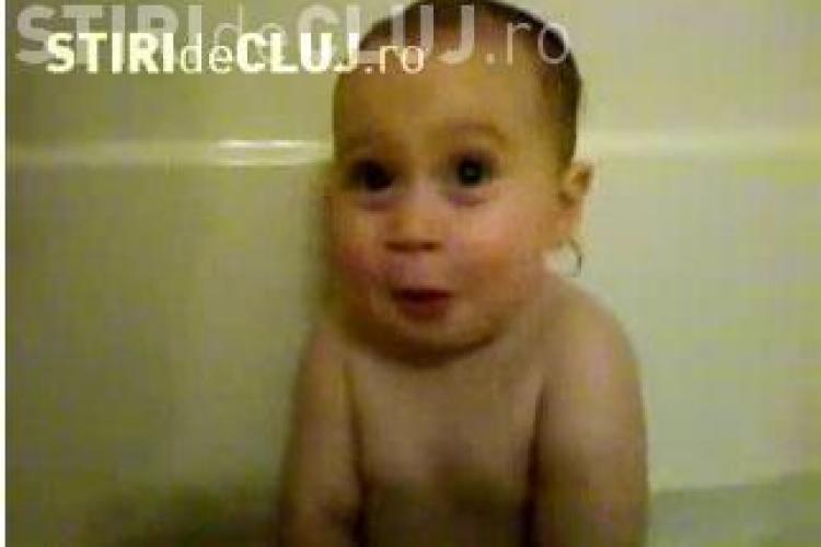O fetita- bebelus incredibil de draguta care spune doar "NU" - VIDEO