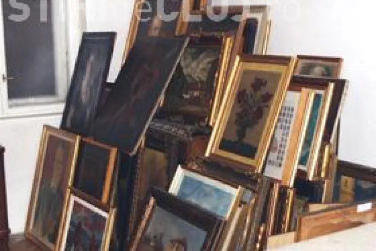 Cluj: Tablouri in valoare de 400.000 de euro, furate dintr-o locuinta din centrul orasului - VEZI VIDEO