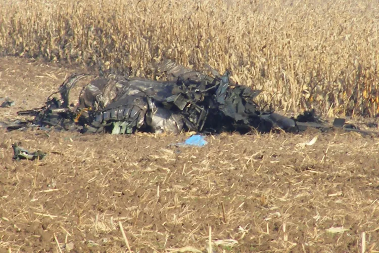 MIG -ul 21 Lancer s-a prabusit la Campia Turzii din vina pilotilor: "Probabil au fost orbiti de soare", sustin anchetatorii