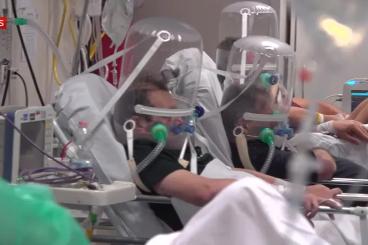 O echipă de televiziune a filmat în Italia: Medicii vor ca toată lumea să vadă cum arată lupta cu coronavirusul: E APOCALISPA - VIDEO