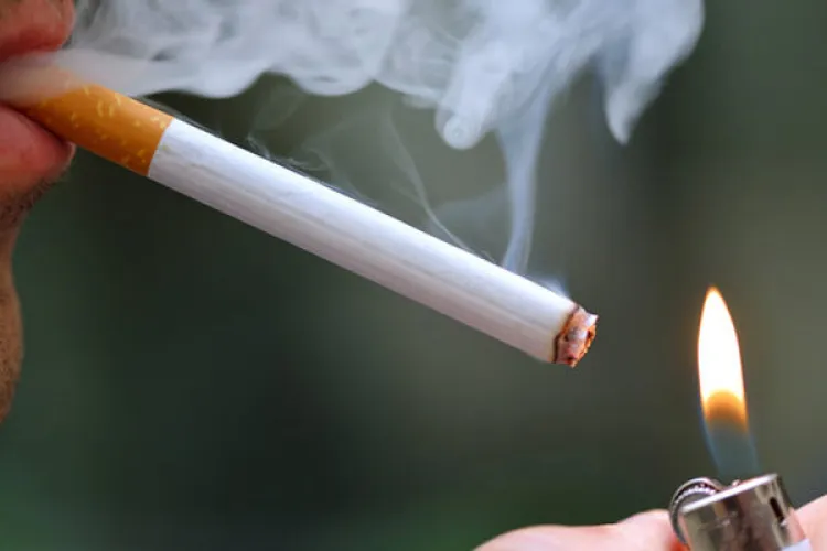 Fumatul și țigările electronice, pericol de coronavirus: Dacă fumează cineva lângă tine te poate îmbolnăvi