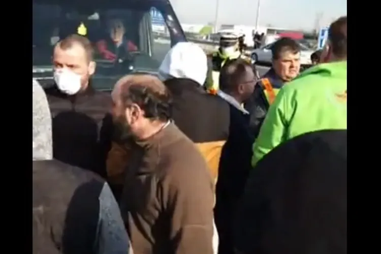 Zece mii de români, blocați la granița dintre Austria și Ungaria. Au venit acasă, deși s-a anunțat de ieri că Ungaria închide frontiera - VIDEO