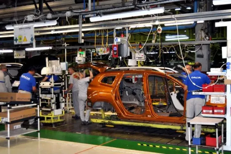  Dacia oprește producția din cauza coronavirusului