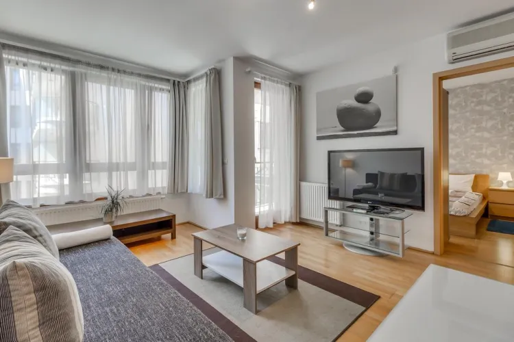 Cetățeni obligați să stea în autoizolare, cazați în regim hotelier într-un complex rezidențial din Cluj! Locatarii sunt revoltați