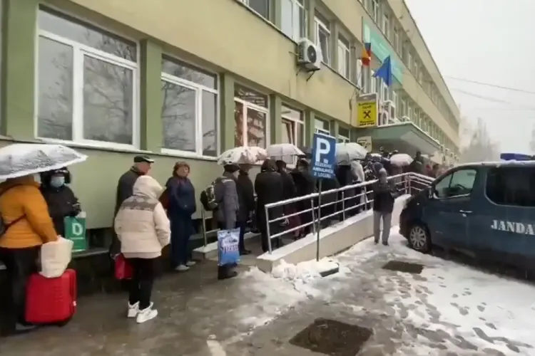 Pacienții cu cancer stau la coadă la Institutul Oncologic pentru tratament - VIDEO / UPDATE: Situația s-a clarificat și nu mai e coadă