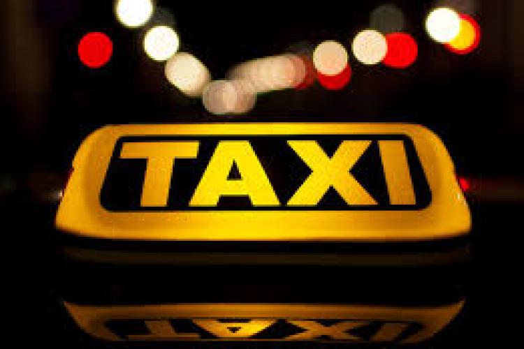 Taximetriștii clujeni OBLIGAȚI să dezinfecteze mașinile după fiecare cursă