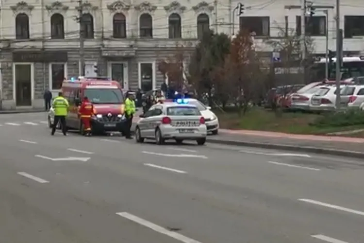 Pieton lovit de mașină în Piața Cipariu VIDEO