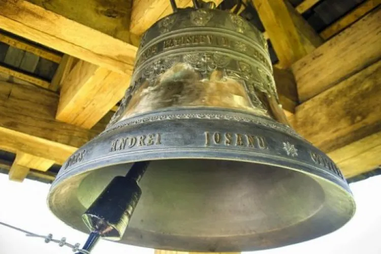 Preoții din Arhiepiscopia Clujului vor trage clopotele în fiecare zi și se vor ruga