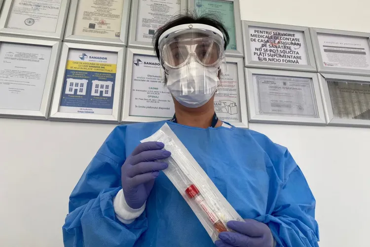 Sanador percepe bani pentru a testa românii de coronavirus. Online, oamenii s-au înfuriat