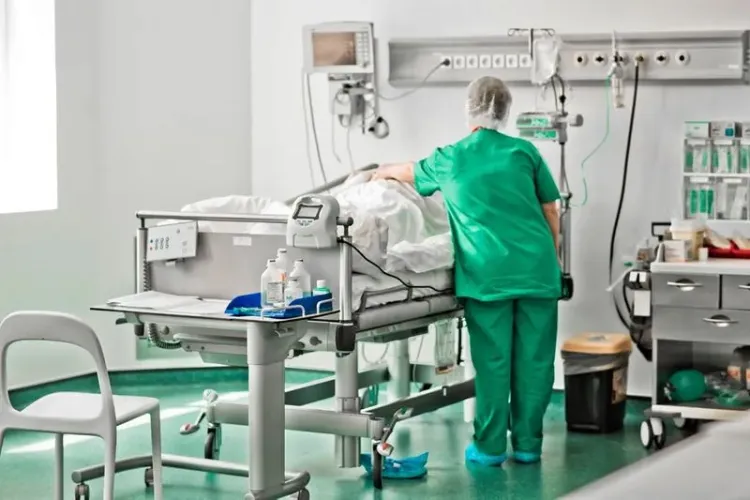 Filmare dintr-un spital din Italia: ”Pentru cei care mai cred că e vorba de o simplă  răceală” - VIDEO