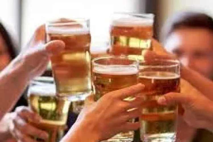 Ministerul de Interne suspendă activitatea tuturor restaurantelor, barurilor și cafenelelor. Se suspendă și slujbele în biserici