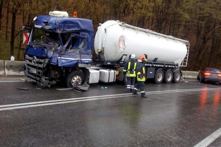 Accident între două TIR-uri pe un drum din Cluj. Traficul a fost îngreunat FOTO