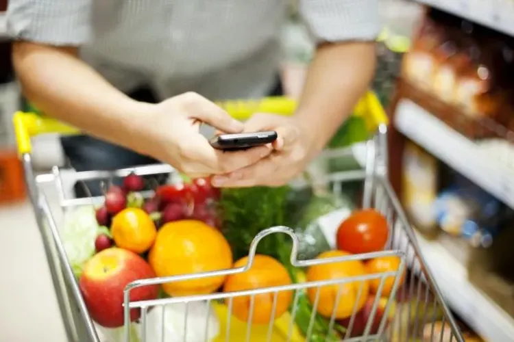 Virusologul clujean Molnar Geza întrebat dacă trebuie să dezinfectăm alimentele în lupta cu coronavirusul