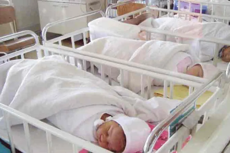 10 nou-născuți, infectați cu coronavirus, în maternitate la Timișoara. Cine e de vină