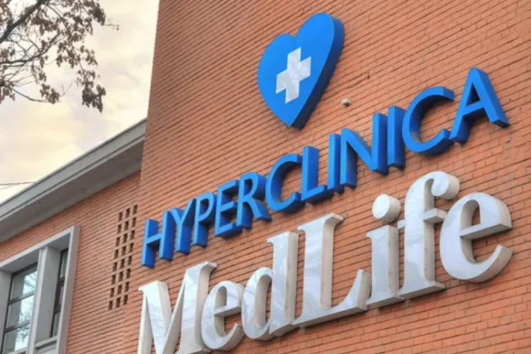 MedLife trimite personalul medical non-critic în șomaj și ia bani de la stat