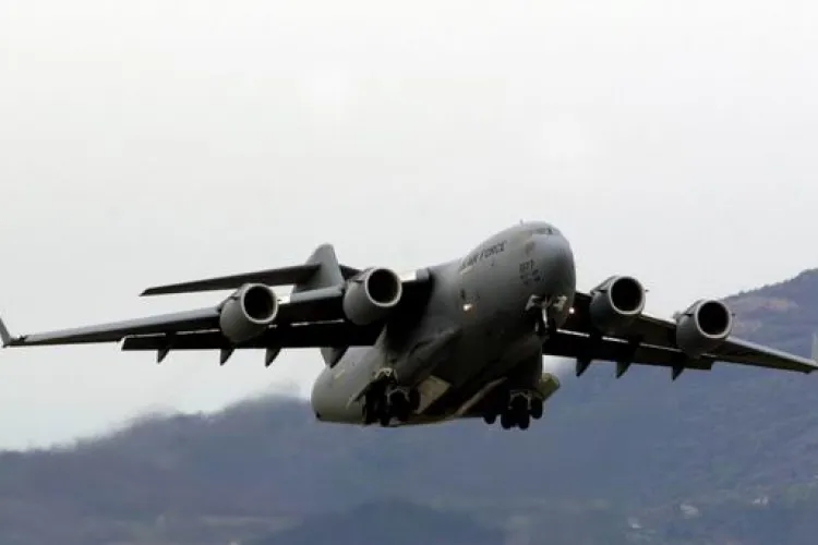 O aeronavă militară a adus materiale sanitare din Turcia