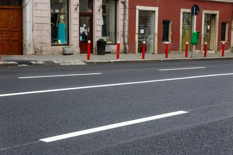 Noi marcaje rutiere pentru treceri de pietoni și parcări la Cluj