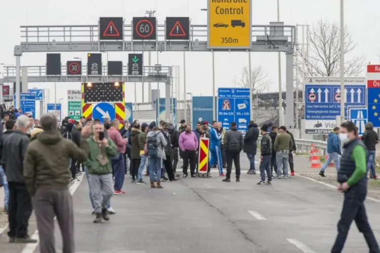 Informații OFICIALE despre coronavirus: Va fi emisă o nouă ordonanță militară. Românii veniți de Paște intră în carantină