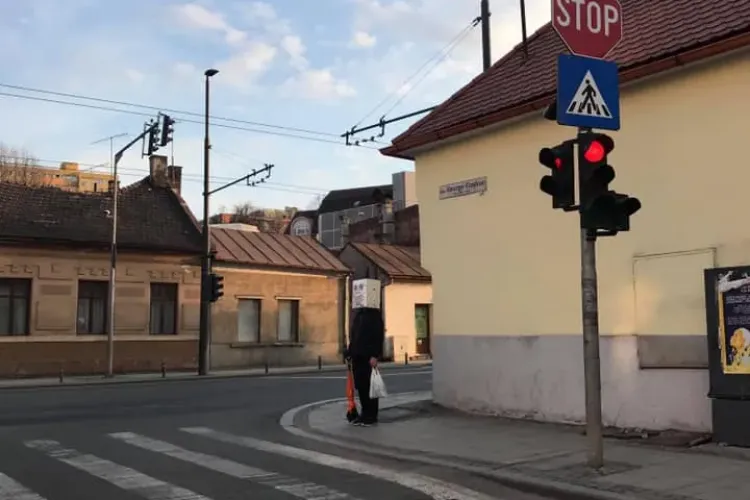 Dacă nu la Cluj, atunci unde! A apărut masca ROBOT, care alungă COVID -ul - FOTO